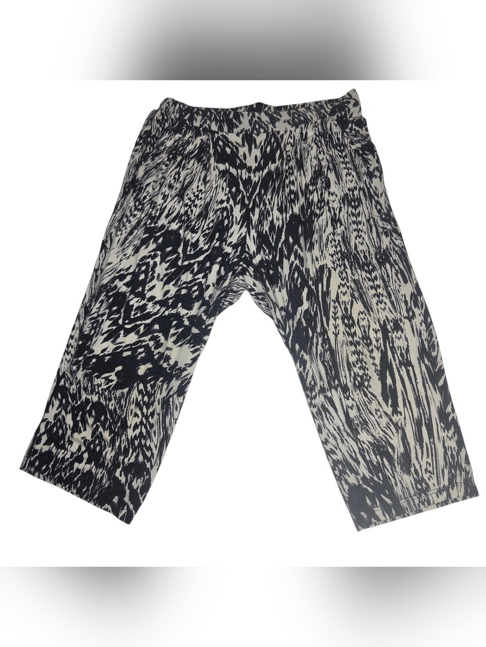 Matty M Black & White Abstract Print Cropped Joggers. Size M